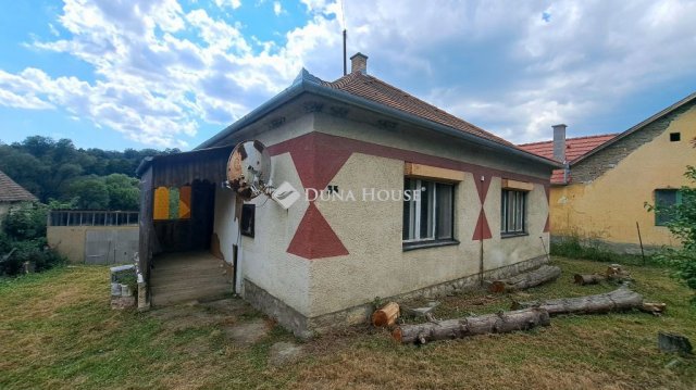 Eladó családi ház, Abaligeten 45 M Ft, 4 szobás