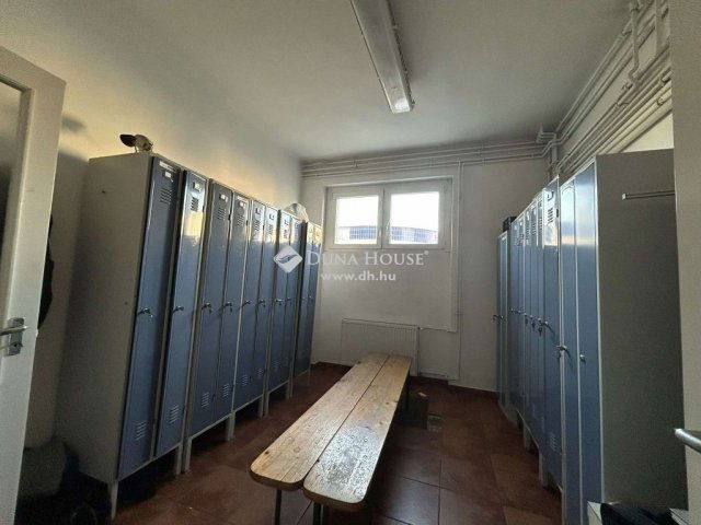 Eladó ipari ingatlan, Budapesten, XX. kerületben 179.9 M Ft