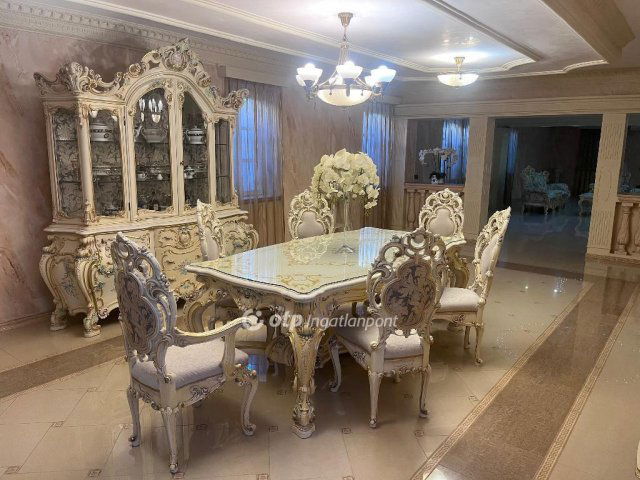 Eladó családi ház, Szegeden 999 M Ft, 7 szobás