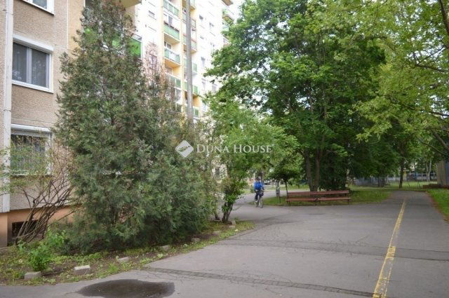 Eladó panellakás, Debrecenben 57.5 M Ft, 2 szobás