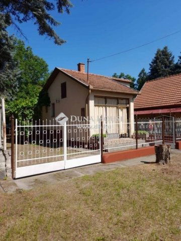 Eladó nyaraló, Lakitelken 19.99 M Ft, 3 szobás