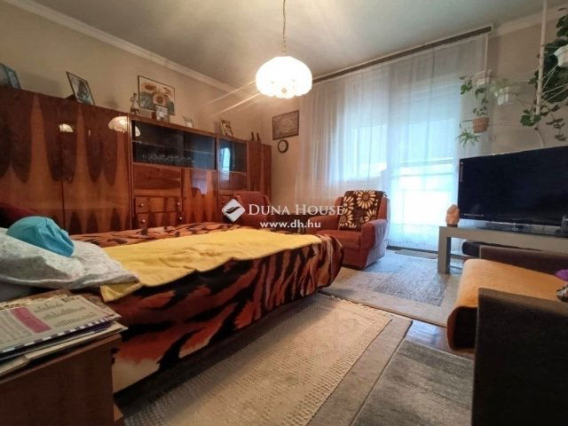 Eladó téglalakás, Kecskeméten 32.8 M Ft, 2 szobás