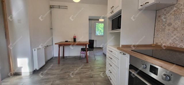 Eladó családi ház, Szegeden 53 M Ft, 4 szobás