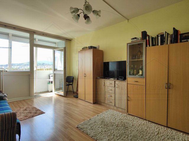 Eladó panellakás, Pécsett, Szabadság utcában 46.9 M Ft