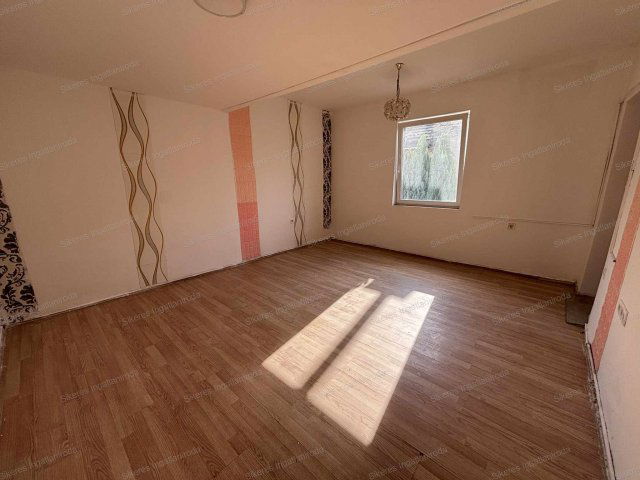 Eladó téglalakás, Tatabányán 11.5 M Ft, 2 szobás