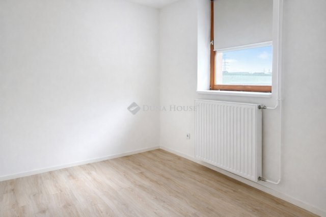 Eladó téglalakás, Szegeden 48.99 M Ft, 3 szobás