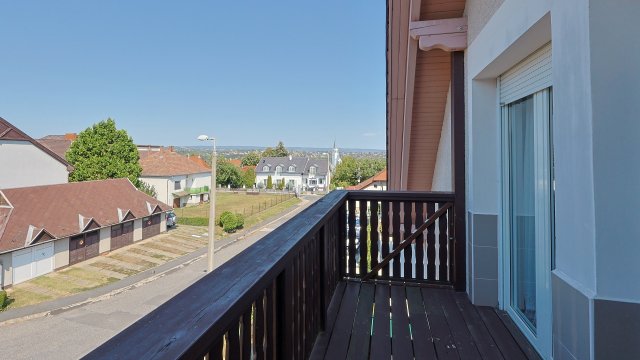 Eladó téglalakás, Hévízen 73 M Ft, 2 szobás