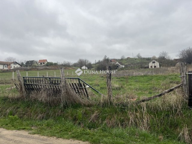 Eladó telek, Mecseknádasdon, Nap utcában 9 M Ft