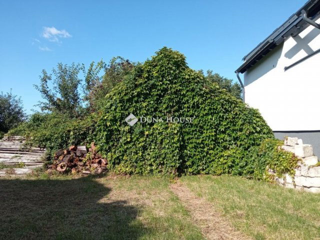 Eladó családi ház, Etyeken 61 M Ft, 5 szobás