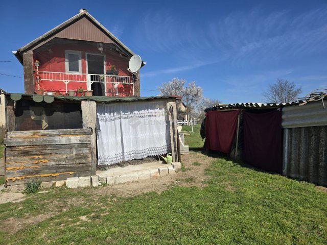 Eladó családi ház, Mohácson 9.9 M Ft, 2 szobás