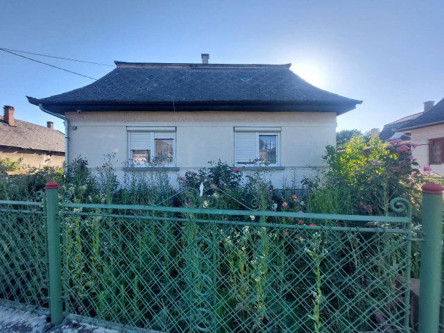 Eladó családi ház, Forrón 18.5 M Ft, 3 szobás