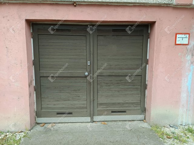 Eladó garázs, Szegeden 10.5 M Ft / költözzbe.hu