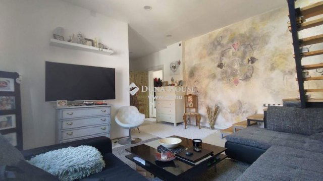 Eladó téglalakás, Szombathelyen 87.75 M Ft, 4 szobás