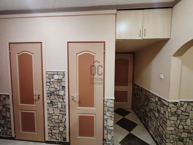Eladó panellakás, Győrött 56 M Ft, 3 szobás