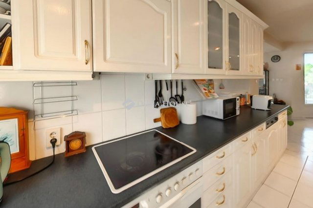 Eladó családi ház, Budapesten, XVI. kerületben 215 M Ft