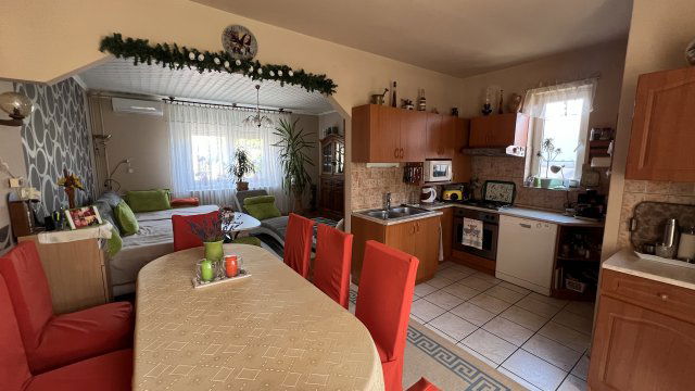 Eladó sorház, Baján 61 M Ft, 2 szobás / költözzbe.hu