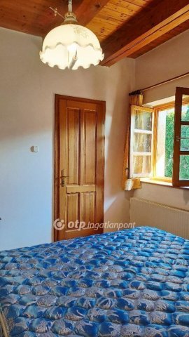 Eladó családi ház, Balatonakarattyán 180 M Ft, 3 szobás