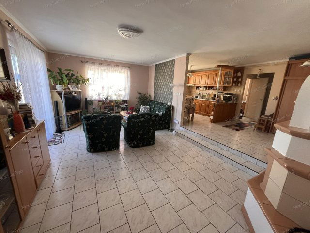 Eladó családi ház, Győrött 105.9 M Ft, 4 szobás