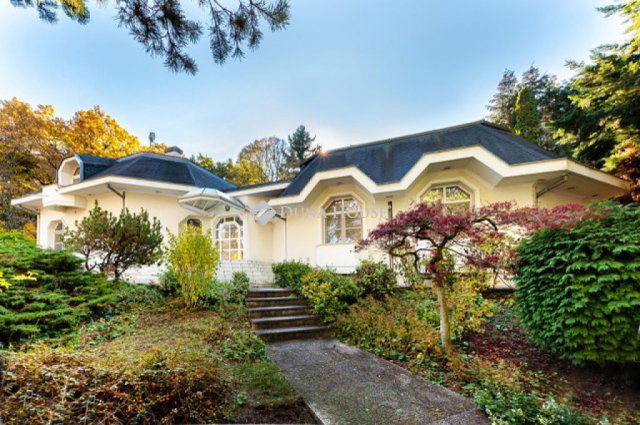 Eladó családi ház, Budapesten, II. kerületben, Üdülő úton