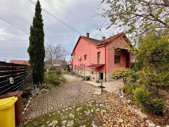 Eladó ikerház, Balatonfüreden 112 M Ft, 3 szobás