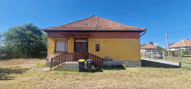 Eladó családi ház, Farmoson 23.9 M Ft, 3 szobás