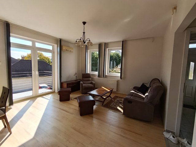 Kiadó téglalakás, albérlet, Gödöllőn 270 E Ft / hó, 3 szobás