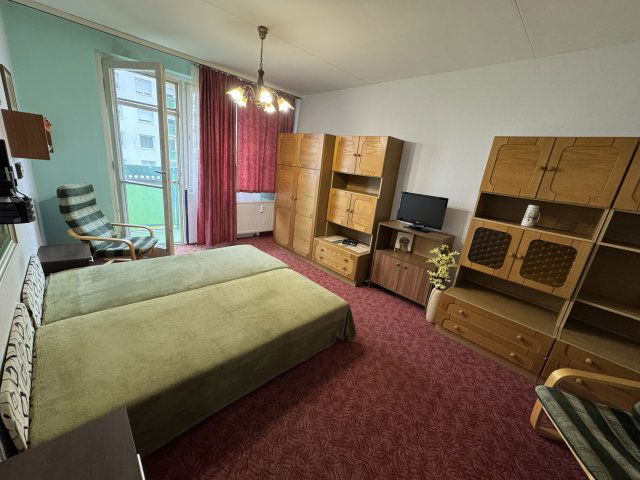 Kiadó panellakás, albérlet, Debrecenben 170 E Ft / hó, 2 szobás