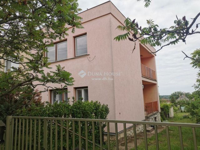 Eladó családi ház, Dunaalmáson 49 M Ft, 4 szobás