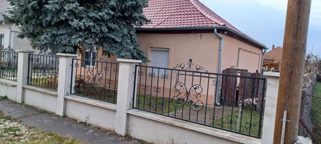 Eladó családi ház, Szolnokon 44 M Ft, 2+1 szobás