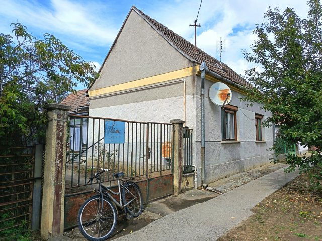 Eladó családi ház, Győrváron 17.5 M Ft, 2+1 szobás