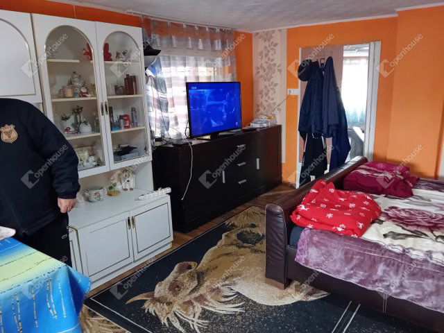 Eladó családi ház, Tatabányán 17 M Ft, 2 szobás