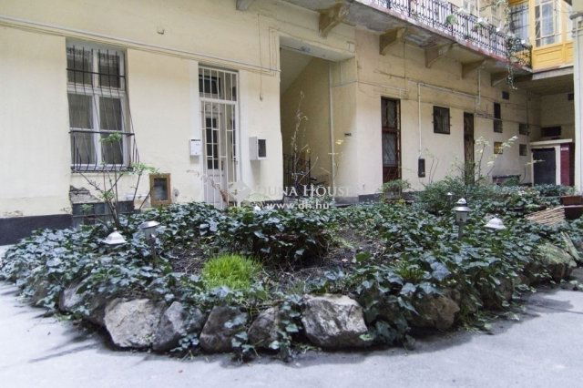 Eladó téglalakás, Budapesten, V. kerületben 199.9 M Ft, 2 szobás