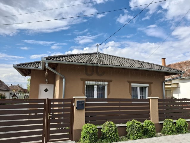 Eladó családi ház, Törtelen 59.9 M Ft, 3 szobás