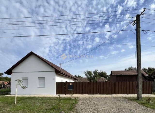 Eladó családi ház, Füzesgyarmaton, Garai téren 21.6 M Ft