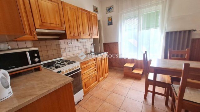 Eladó családi ház, Teskándon 69.5 M Ft, 5 szobás