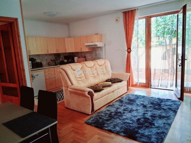 Eladó ikerház, Siófokon 179 M Ft, 6 szobás