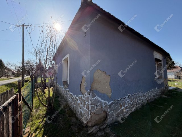 Eladó családi ház, Szalapán 7.5 M Ft, 2 szobás