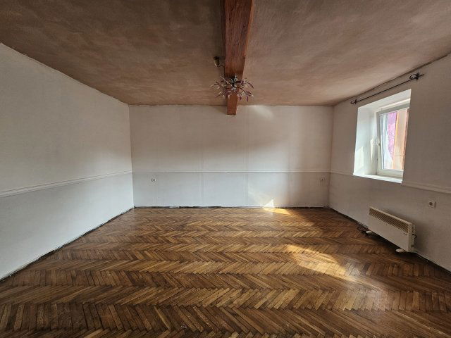 Eladó téglalakás, Pápán 17.9 M Ft, 1 szobás