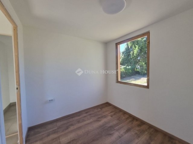 Eladó családi ház, Tóalmáson 22 M Ft, 2 szobás