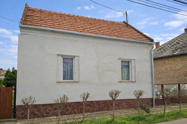 Eladó családi ház, Dombóváron, Táncsics Mihály utcában