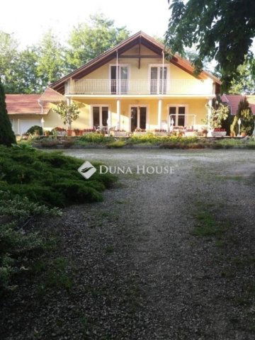 Eladó családi ház, Újlengyelen 179 M Ft, 6 szobás