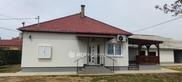 Eladó családi ház, Nyírbogdányon 43.5 M Ft, 2 szobás