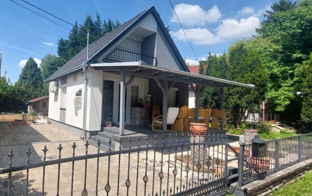 Eladó családi ház, Dombóváron 45.5 M Ft, 2+1 szobás