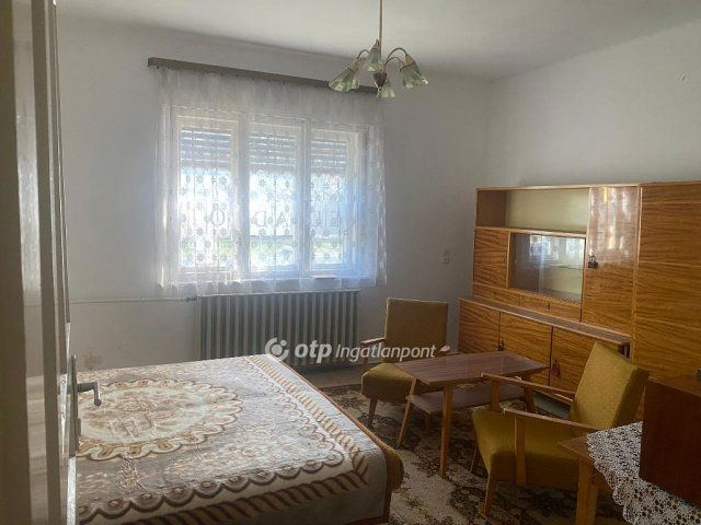 Eladó családi ház, Bébén 19.9 M Ft, 2 szobás