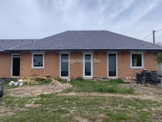Eladó ikerház, Tordason 91 M Ft, 4 szobás / költözzbe.hu