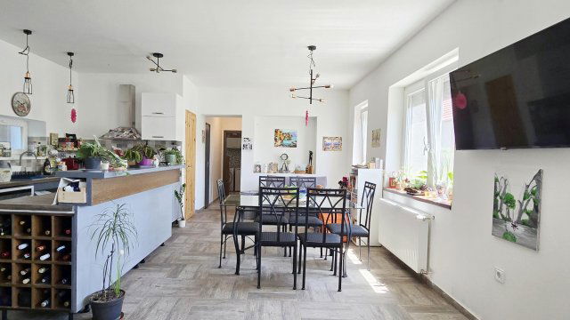 Eladó téglalakás, Csömörön 159.9 M Ft, 4+1 szobás