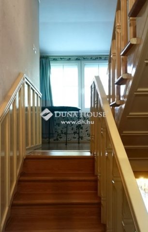 Eladó családi ház, Nagykovácsiban 156 M Ft, 5 szobás