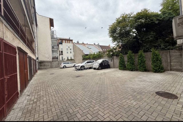 Eladó téglalakás, Nyíregyházán 63.5 M Ft, 2+2 szobás