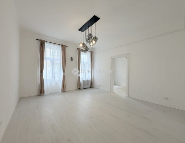 Eladó téglalakás, Budapesten, VII. kerületben 74.9 M Ft