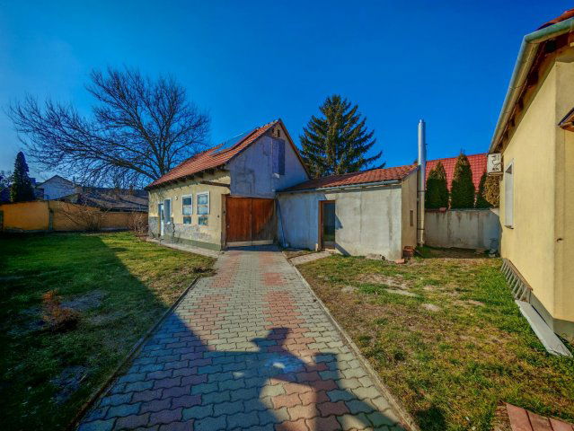 Eladó családi ház, Tatán 73 M Ft, 3 szobás